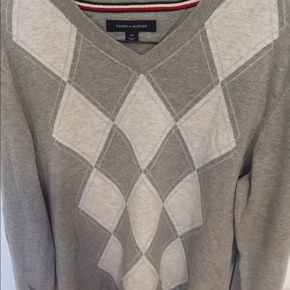 Tommy Hilfiger man’s sweater excellent condition - Picture 2 of 4